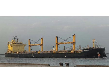 कांडला पोर्ट अगले 72 घंटों में 22 जहाज संभालने की तैयारी में, क्षेत्रीय तनाव के बीच बढ़ी समुद्री गतिविधियां