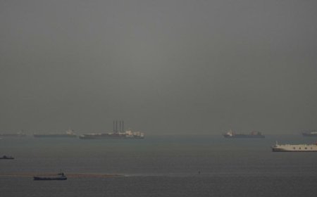 हॉर्मुज़ में संकट: 19 जहाज फंसे, भारत ने बनाई बचाव योजना