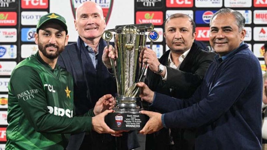 एक और शर्मनाक प्रदर्शन के बाद PCB का सख़्त कदम..पाकिस्तान के T20 वर्ल्ड कप 2026 खिलाड़ियों पर 50 लाख रुपये का जुर्माना..!