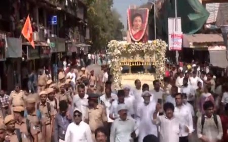 Asha Bhosle का अंतिम संस्कार: पपराज़ी पर भड़के Jackie Shroff और  बोले, ‘यह सवाल करने का समय नहीं..’