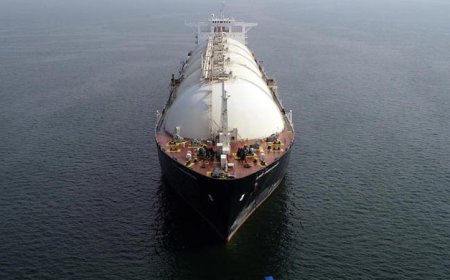 होर्मुज जलडमरूमध्य बंद, LNG टैंकरों ने बीच रास्ते से लिया यू-टर्न