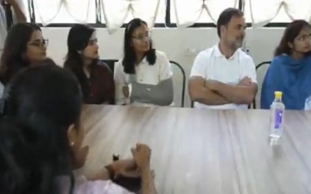 राहुल गांधी से संवाद में छात्रा का जवाब वायरल, ‘कांग्रेस जॉइन करना सबसे जोखिम भरा..!’