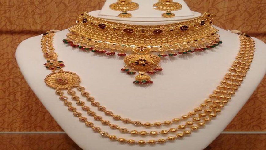 अक्षय तृतीया से पहले सोना ₹51 हजार और चांदी ₹2 लाख तक सस्ती, निवेशकों के लिए अवसर या जोखिम?