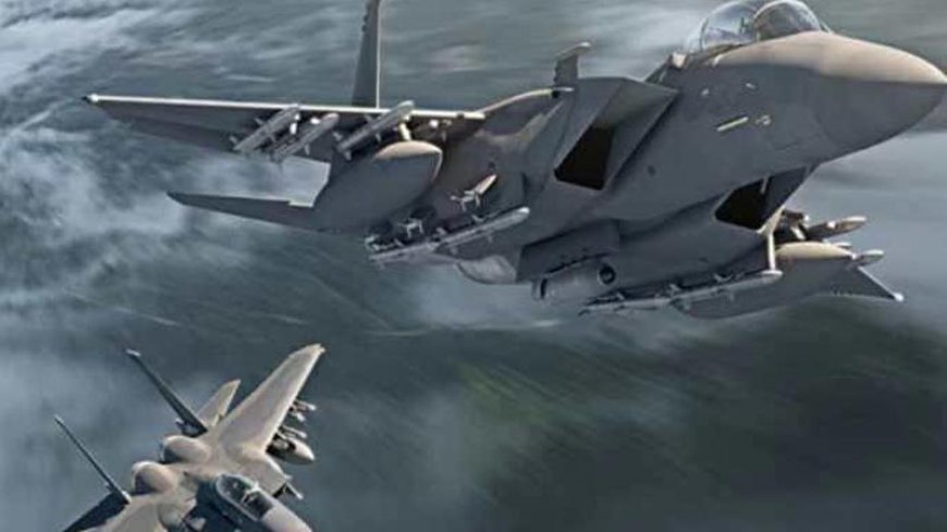 ‘मिसाइल ट्रक’ F-15EX में उड़े वायुसेना प्रमुख, क्या Boeing F-15EX Eagle II सच में Dassault Rafale और Lockheed Martin F-35 से ज्यादा ताकतवर है?