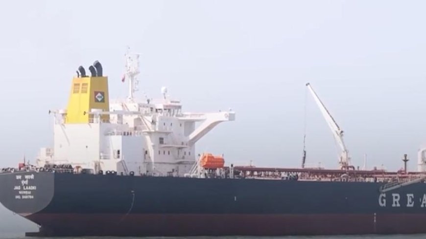 अमेरिकी नाकेबंदी के बावजूद मुंबई पहुंच रहे तेल और LPG टैंकर: आखिर कैसे संभव हो रहा है यह?