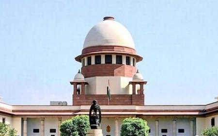 सबरीमाला मामला: महिलाओं के प्रवेश पर सुप्रीम कोर्ट ने याचिकाकर्ता संगठन पर उठाए सवाल