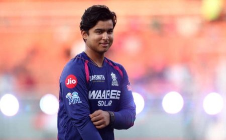 सिर्फ बल्लेबाजी नहीं, संस्कारों से भी दिल जीत गए Vaibhav Sooryavanshi, IPL एलिमिनेटर में दिखा खास अंदाज