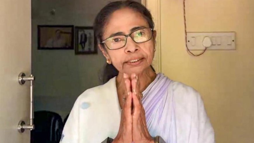 बंगाल में गैर-विवादित कैबिनेट, टीएमसी से अलग छवि बनाने की कोशिश