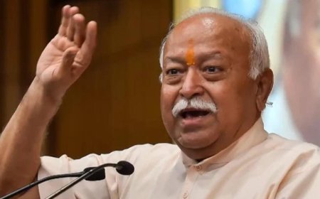 आरएसएस प्रमुख मोहन भागवत की ट्रेन पर पथराव, स्वर्ण शताब्दी एक्सप्रेस की खिड़की का शीशा टूटा, बाल-बाल बचे