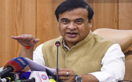 असम में 18 वर्ष से अधिक उम्र वालों के लिए आधार कार्ड जारी करने पर रोक, अवैध घुसपैठ रोकने के लिए कैबिनेट का बड़ा फैसला