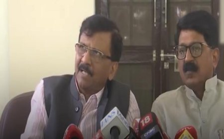 संजय राउत फिर भड़के: उद्धव ठाकरे की अहम बैठक से गायब रहे बागी सांसदों पर साधा निशाना, कहा- पार्टी से की गद्दारी