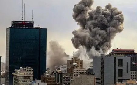 अमेरिका-ईरान युद्ध लाइव अपडेट्स: IRGC का दावा.. बहरीन में 5वें बेड़े का मुख्यालय तबाह; कुवैत रिफाइनरी और जॉर्डन के F-18 हैंगर पर भी हमले