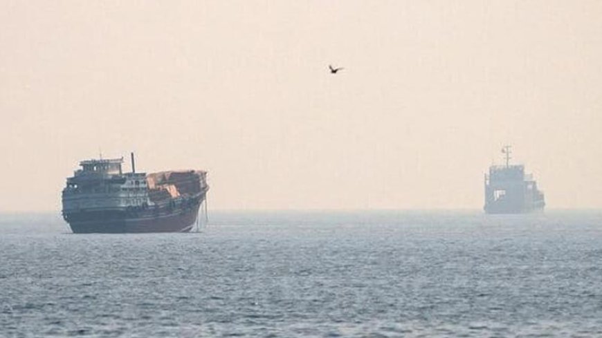 IRGC द्वारा एक जहाज पर चेतावनी स्वरूप गोलियां चलाने के बाद ईरान ने होर्मुज़ जलडमरूमध्य को 'अगले आदेश तक' किया बंद