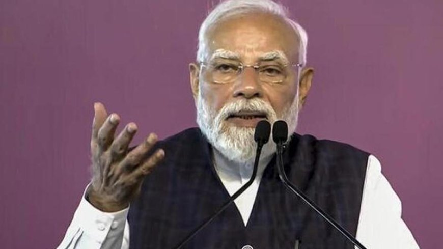 संसद सत्र की शुरुआती टिप्पणी में, पीएम मोदी ने '56 साल के युवा' राहुल गांधी पर तंज कसा