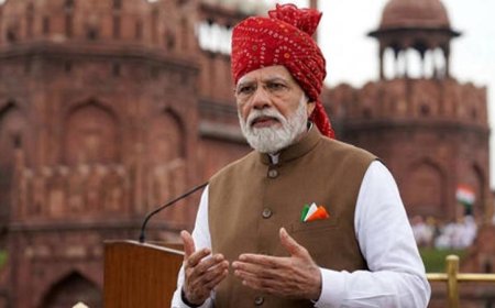 कांग्रेस ने तिरंगा पॉकेट स्क्वायर पहनने पर पीएम मोदी का उड़ाया मजाक, पूछा- क्या यह आयरलैंड का स्वतंत्रता दिवस दर्शाता है