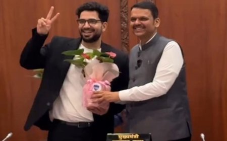 साइबर सेल से समन से लेकर सम्मान तक... समय रैना ने फडणवीस के सामने सुनाया किस्सा, बोले- ‘1930 नंबर मैंने सेव कर रखा है’
