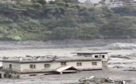नेपाल में आई बाढ़ के बाद बचाव अभियान का छठे दिन में प्रवेश.. मौतों का आंकड़ा 800 के करीब 500 से ज्यादा लापता